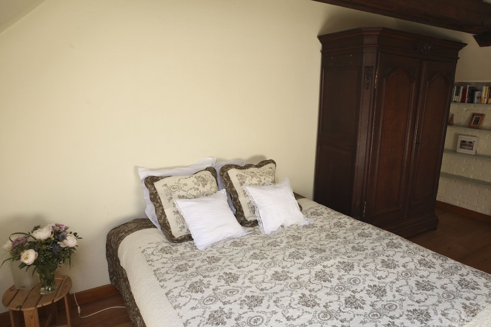 Carmelites Guest House 6/23