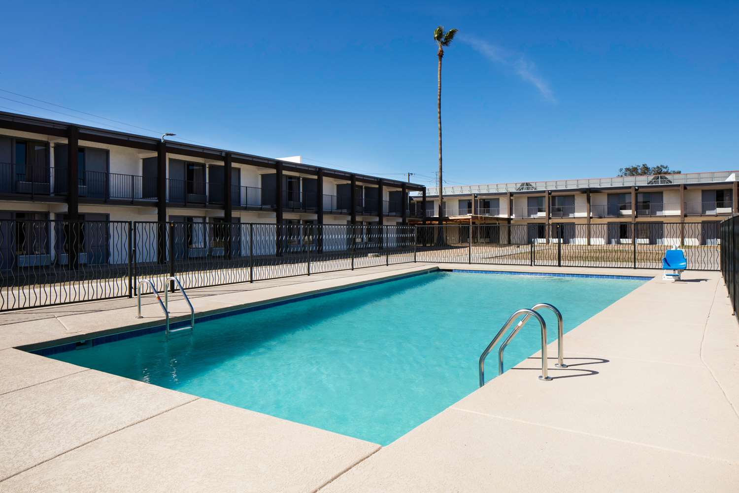 Red Lion Inn & Suites Tucson Downtown 4/7