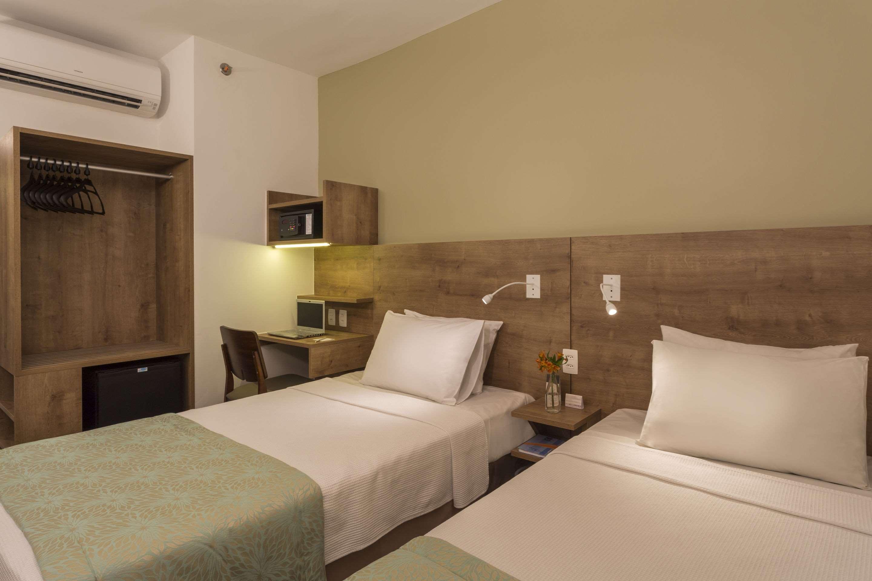 EFFICIENCY, TWIN BEDS