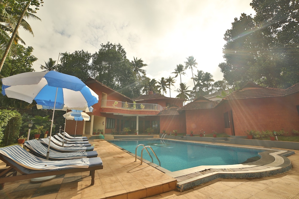 Deshadan Cliff And Beach Resort Varkala 44/50