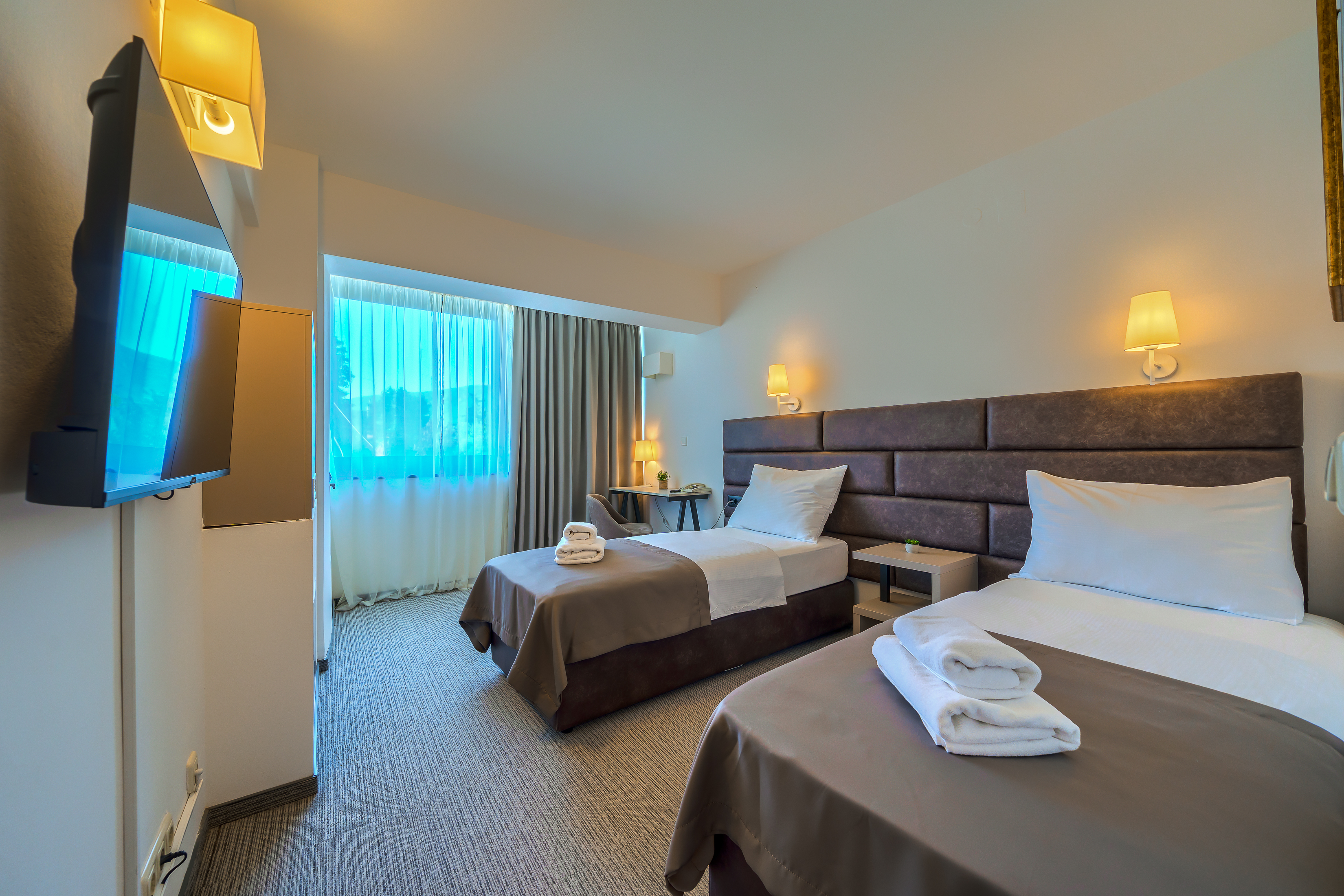 COMFORT, DOUBLE OR TWIN BED