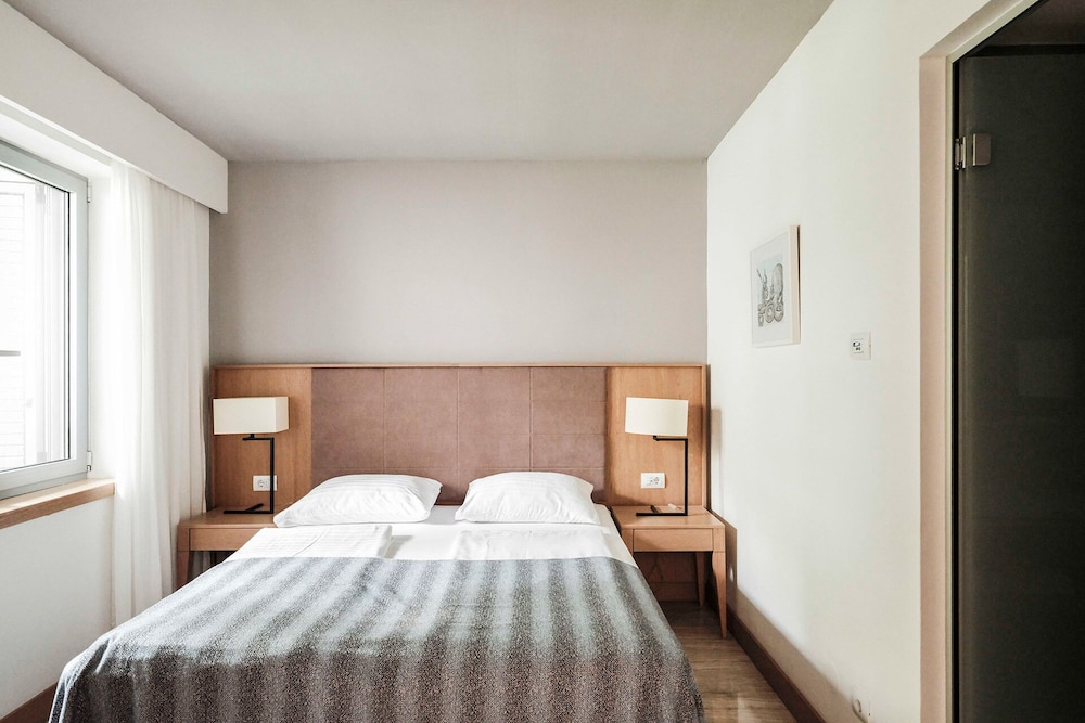 ZATON HOLIDAY RESORT 14/50