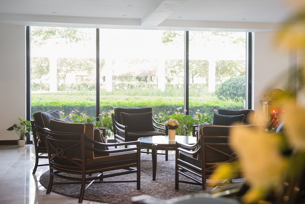 Elegant Suites Westlake 51/72