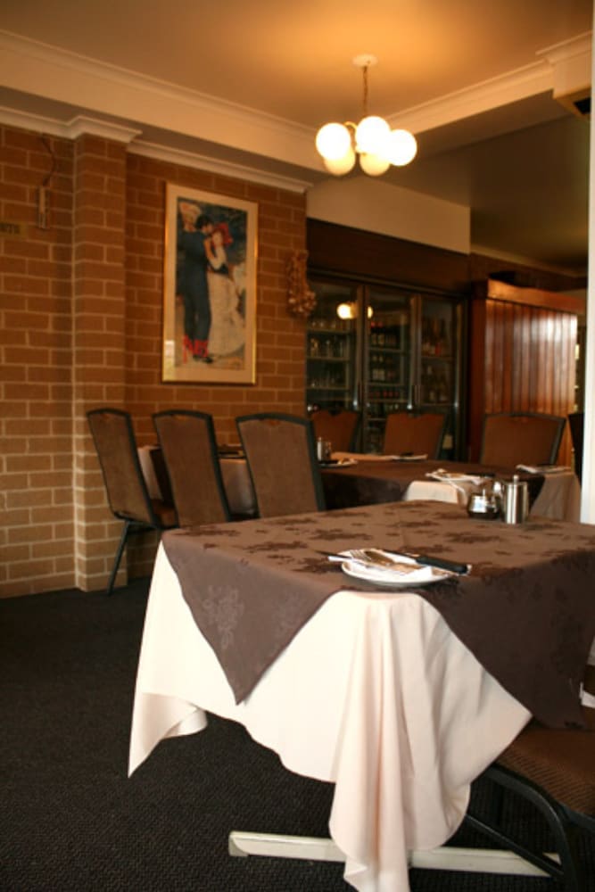 Grand Manor Motor Inn 27/32
