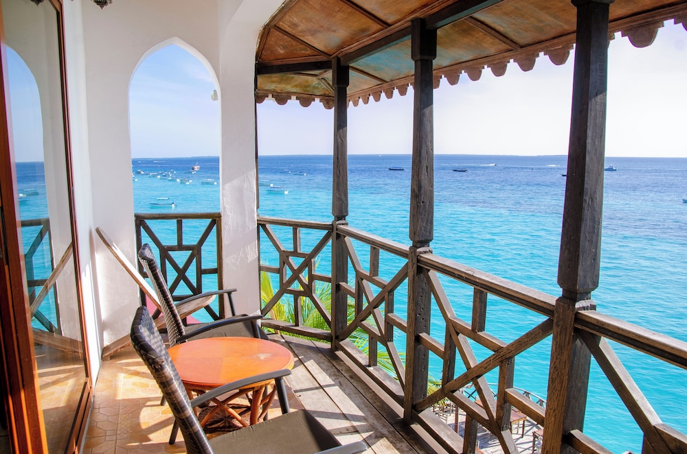 Langi Langi Beach Bungalows 15/47