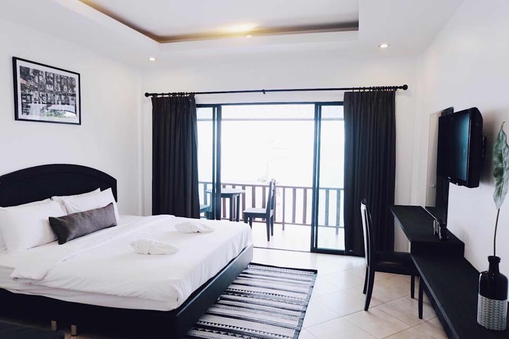 Rimtalay Resort Koh Larn 12/48