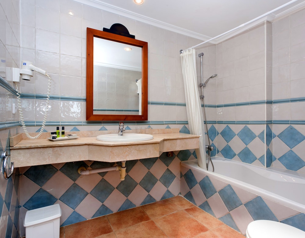 Insotel Cala Mandia Resort Spa 30/71