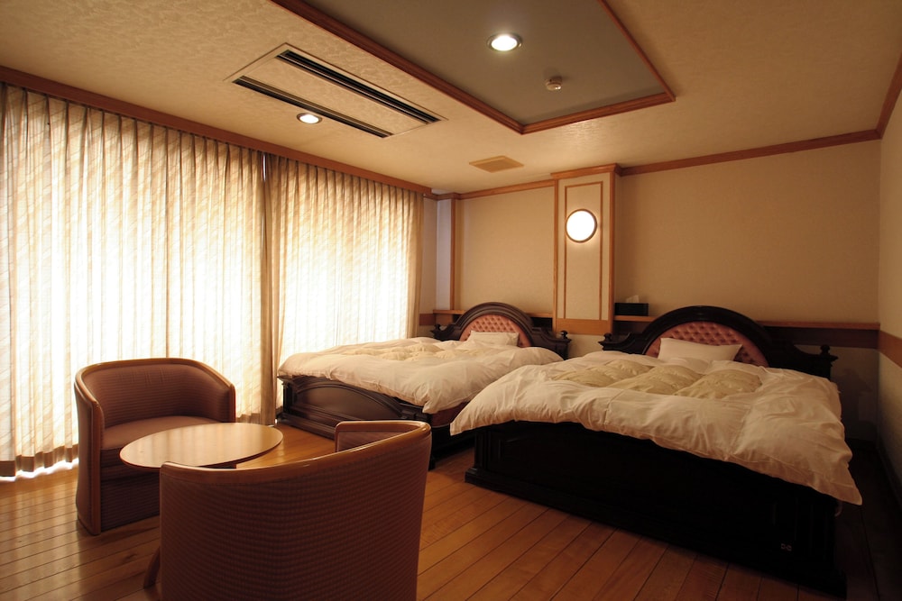 Wakamiro 8/50