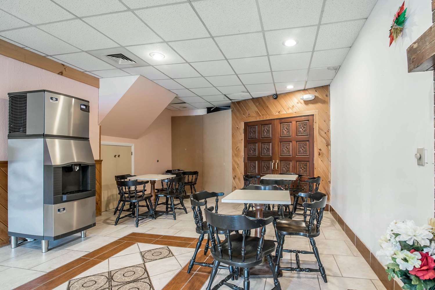 Rodeway Inn Bellows Falls 29/36