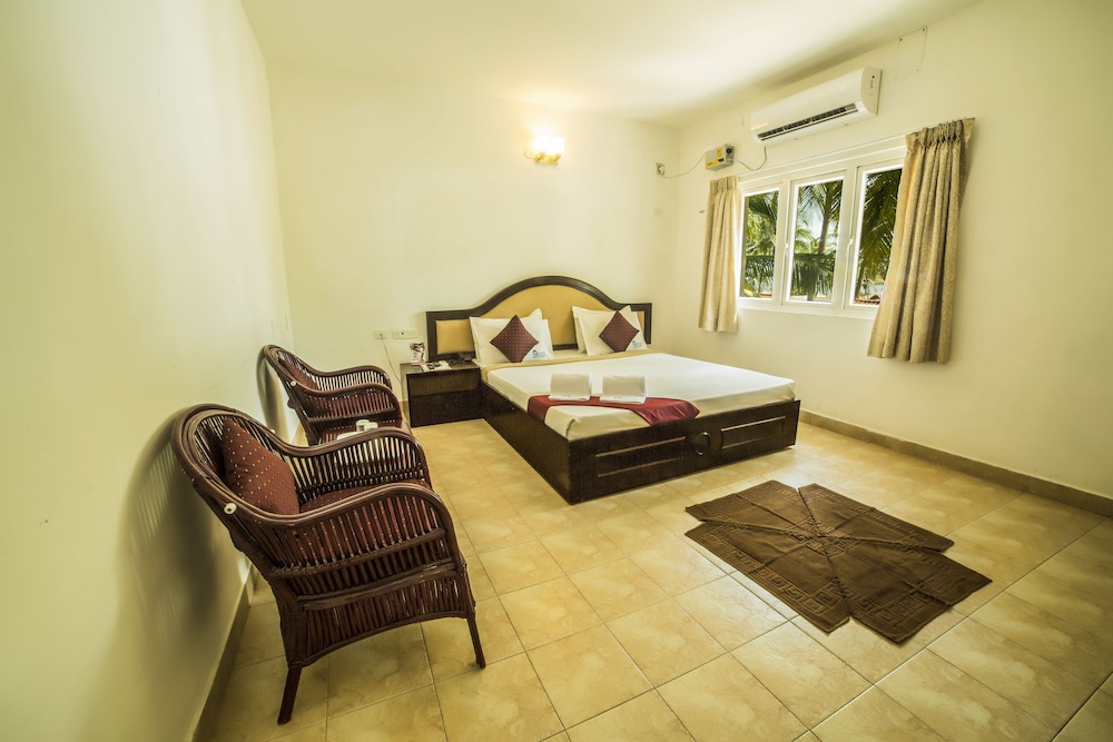 Shelter Beach Resort 25/66