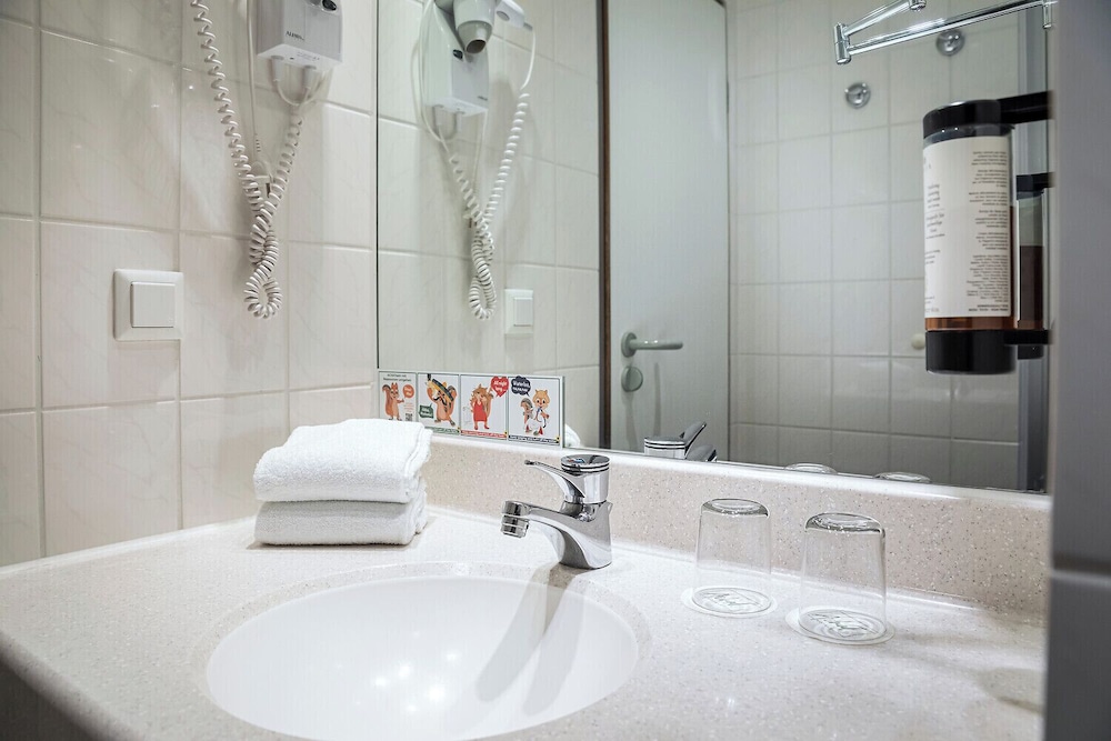 ACHAT Hotel Dresden Elbufer 70/71