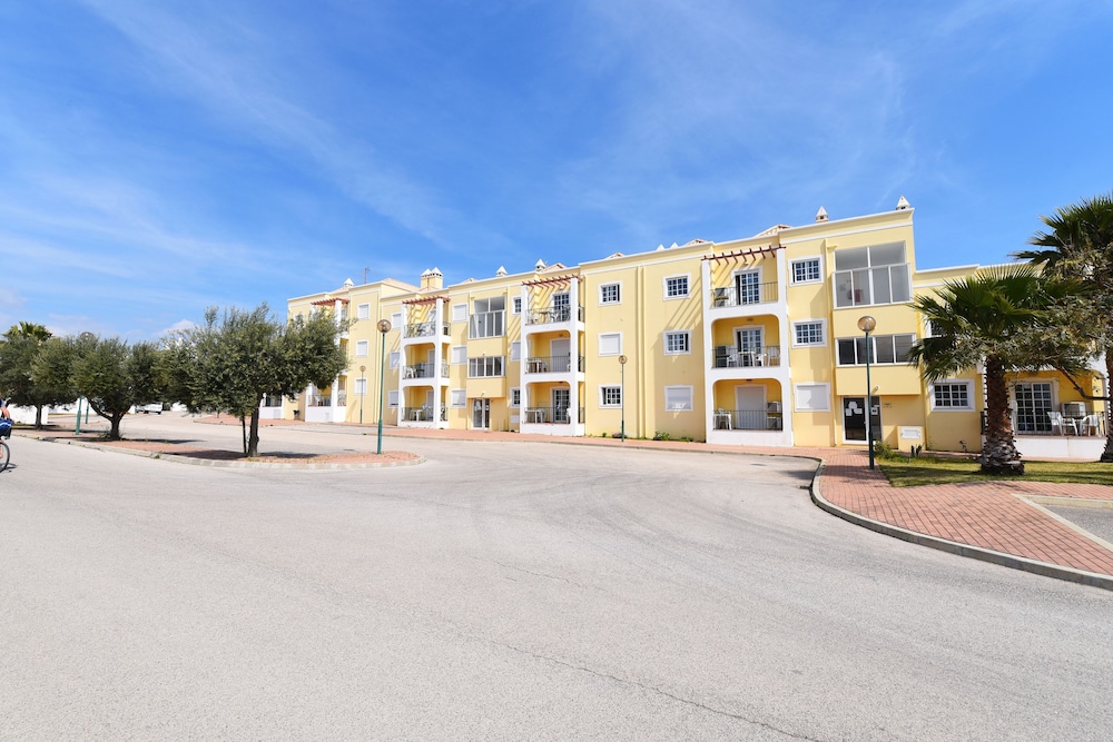 Praia Da Lota Resort Apartments 8/85