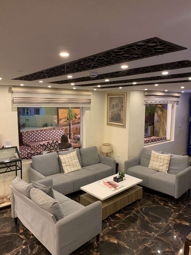 Shaqilath Hotel 27/47