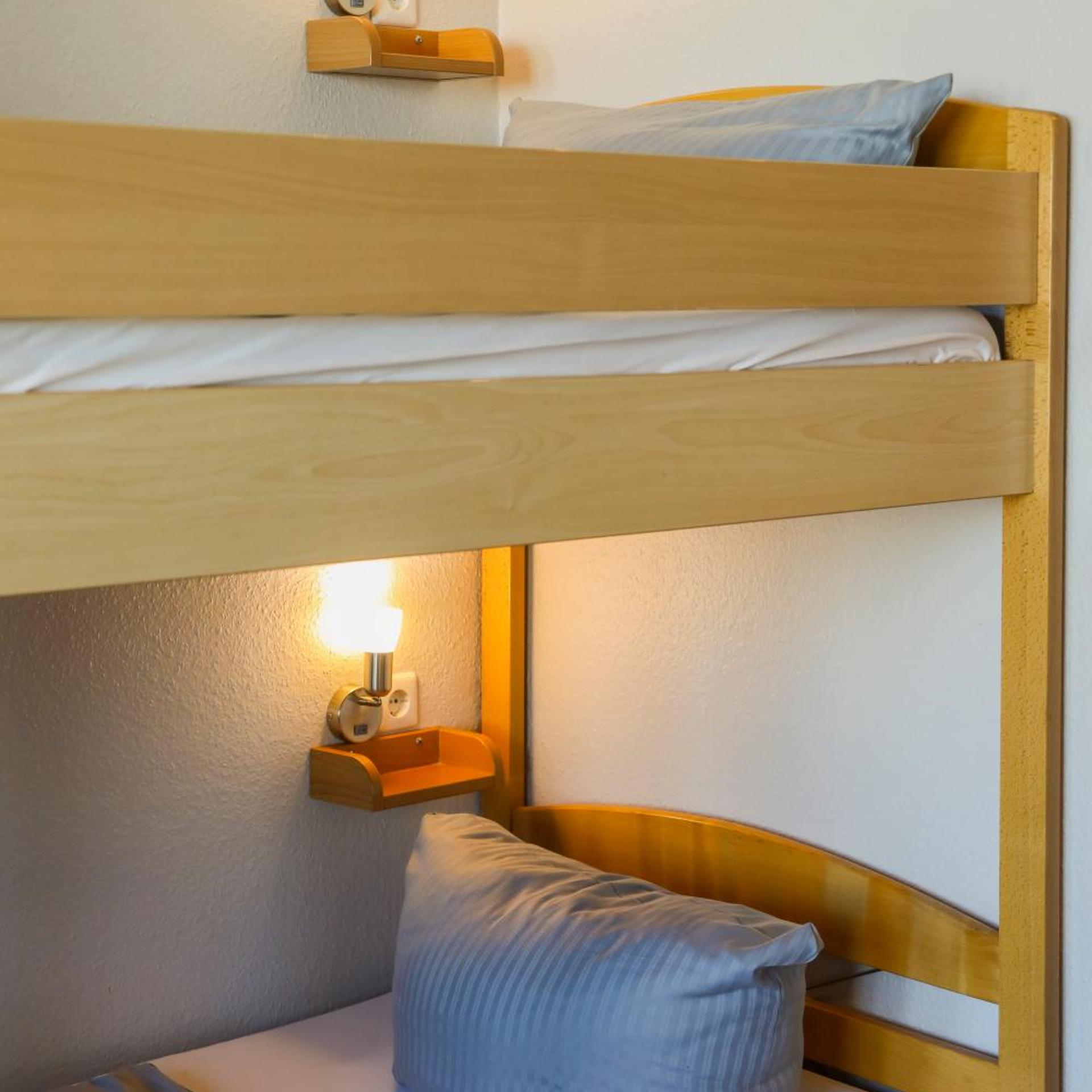 Room, Quintuple
