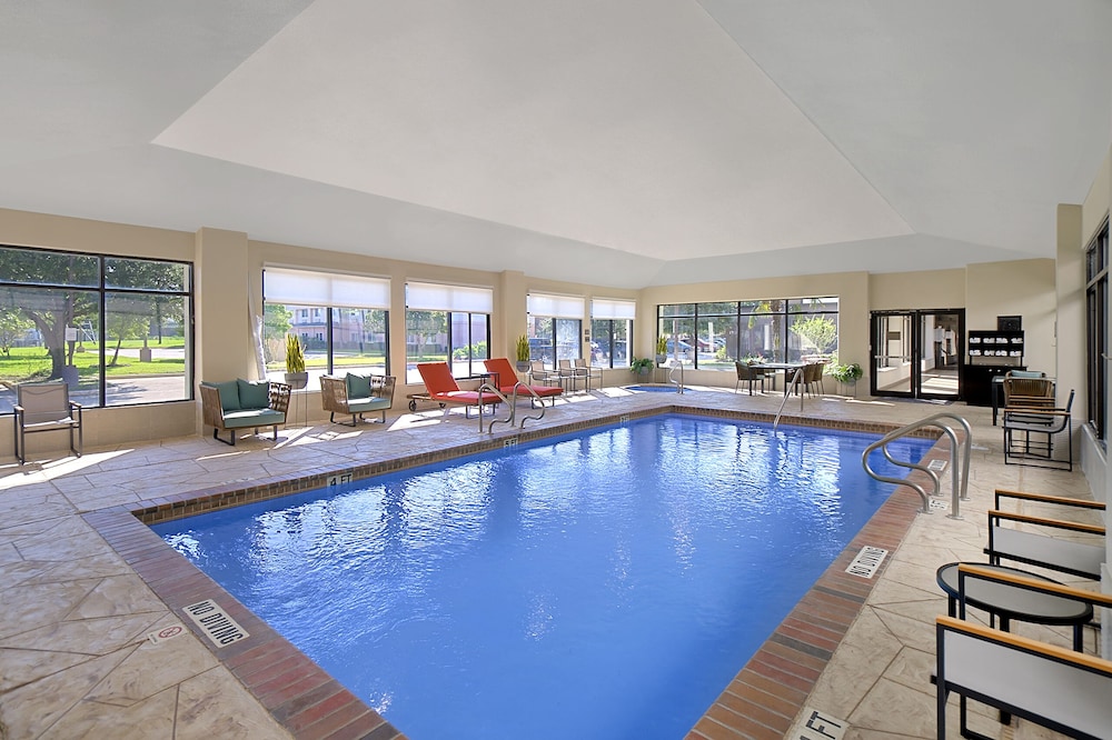 Hampton Inn & Suites Houston-Cypress Station in HOUSTON - TX