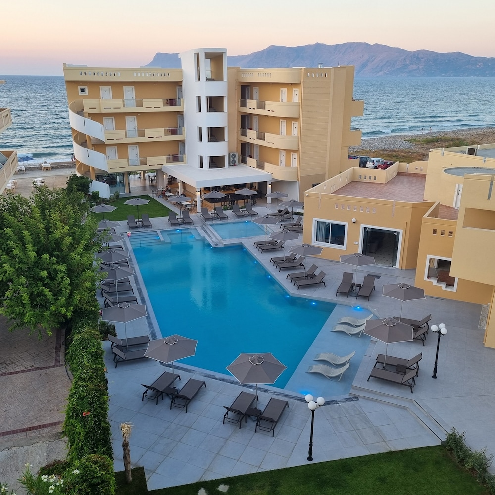 Sunny Bay Hotel 41/67