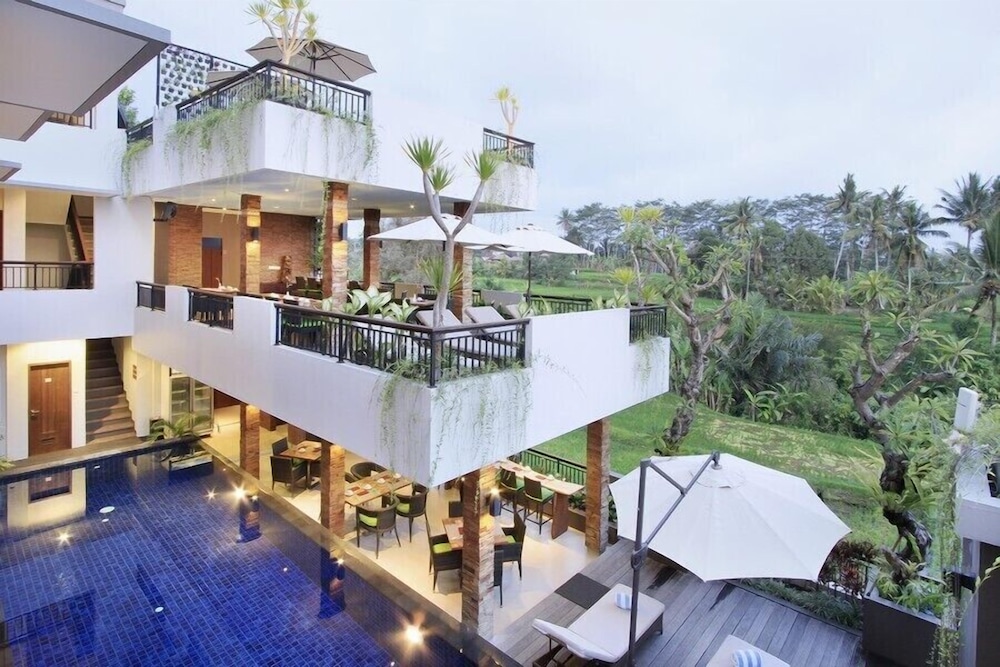 PURI PADMA HOTEL 6/50
