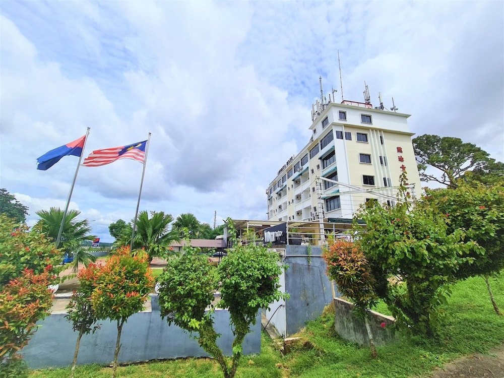 Merdeka Hotel 4/50