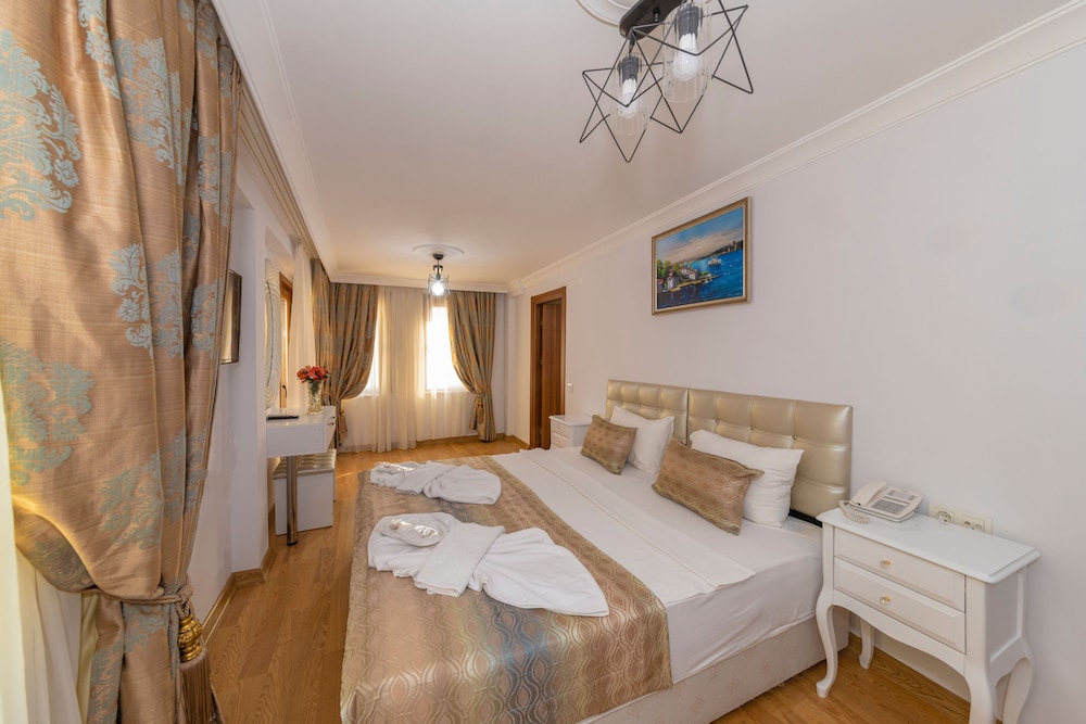 Saint George Boutique House 19/66