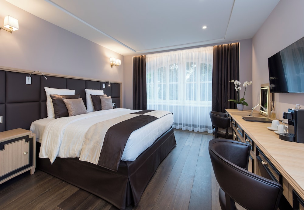 Hotel Bristol Geneva 11/50
