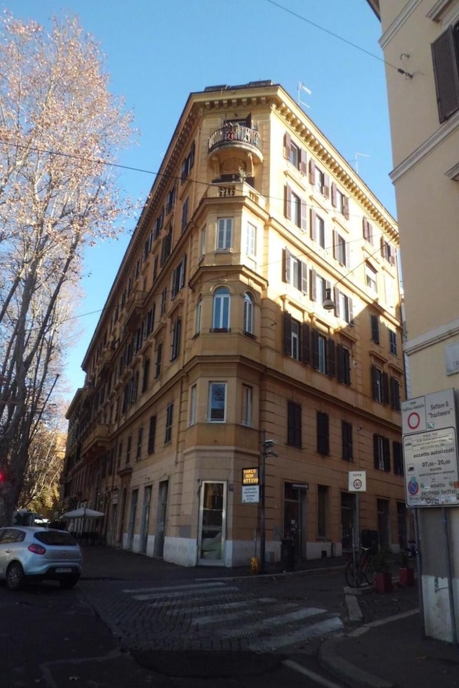 Paola A Trastevere 41/45