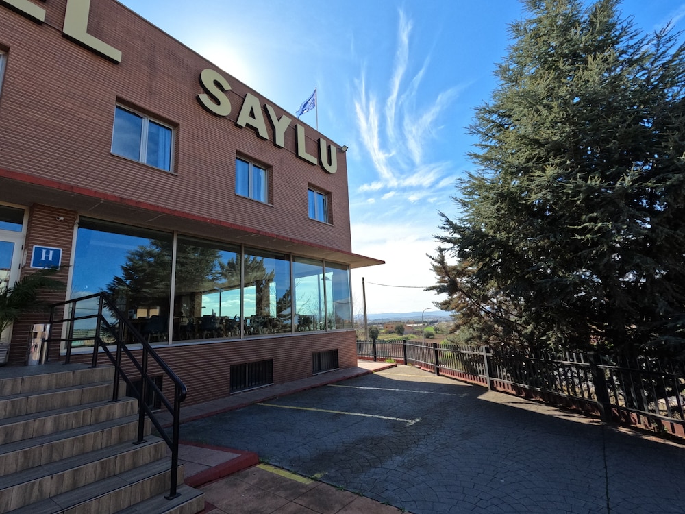Saylu 38/44