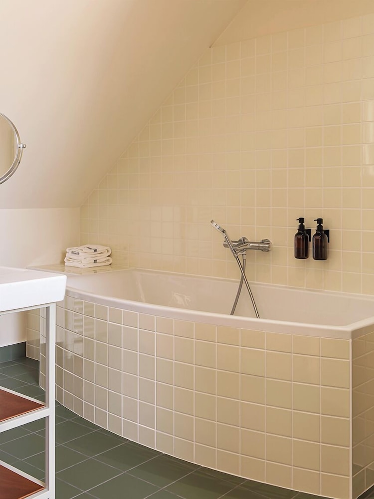 Hotel The Originals de la Paix Beaune 45/45