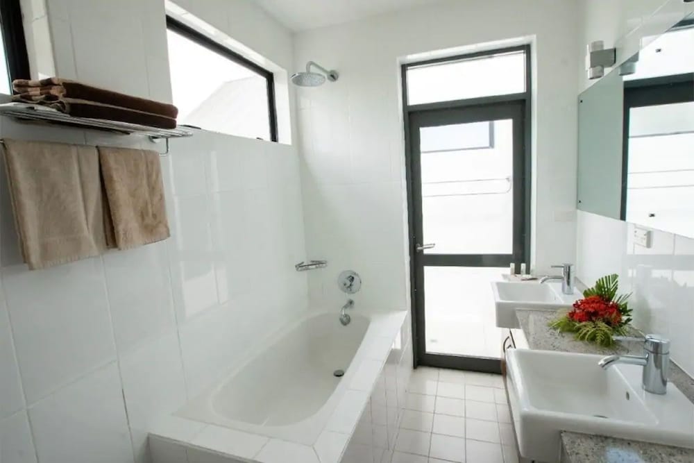 Dreamview Villas 57/60