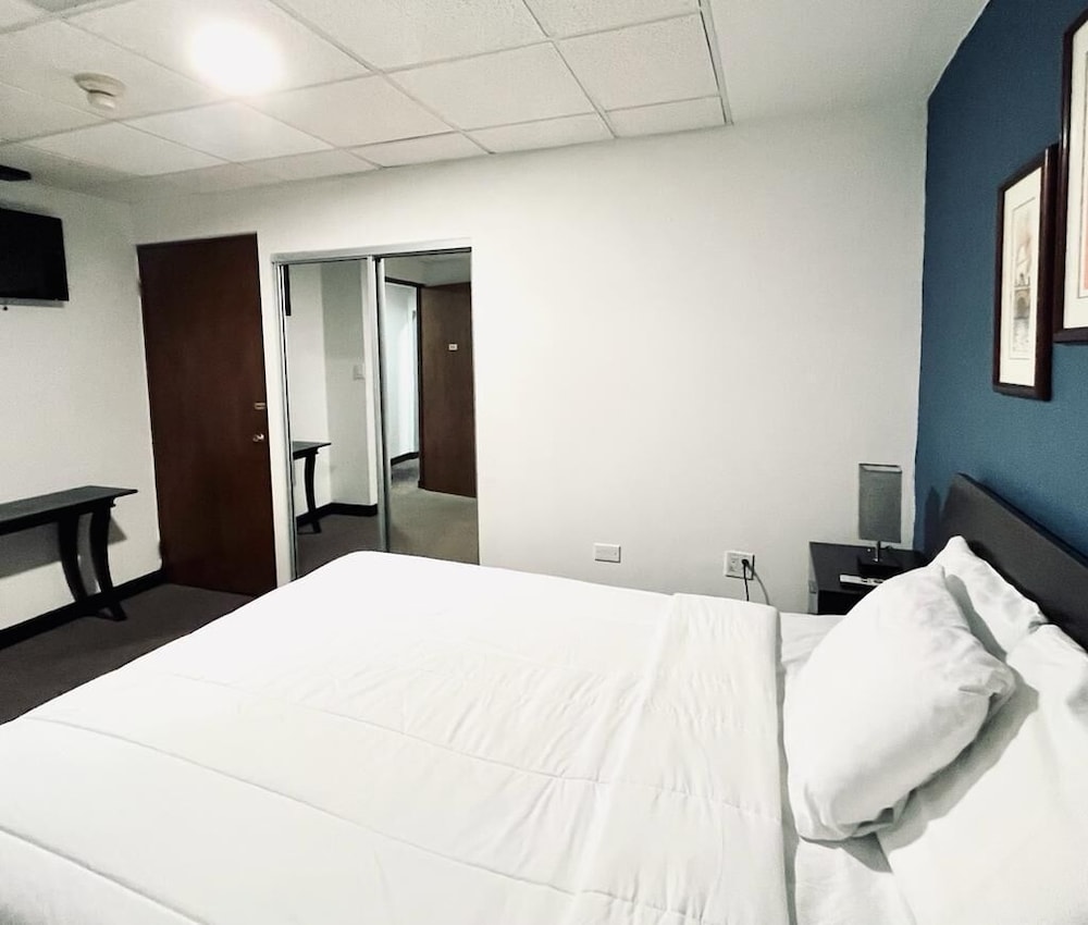 S.J. Suites Hotel 13/39