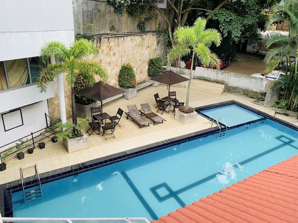 Hotel Gangaaddara 9/21
