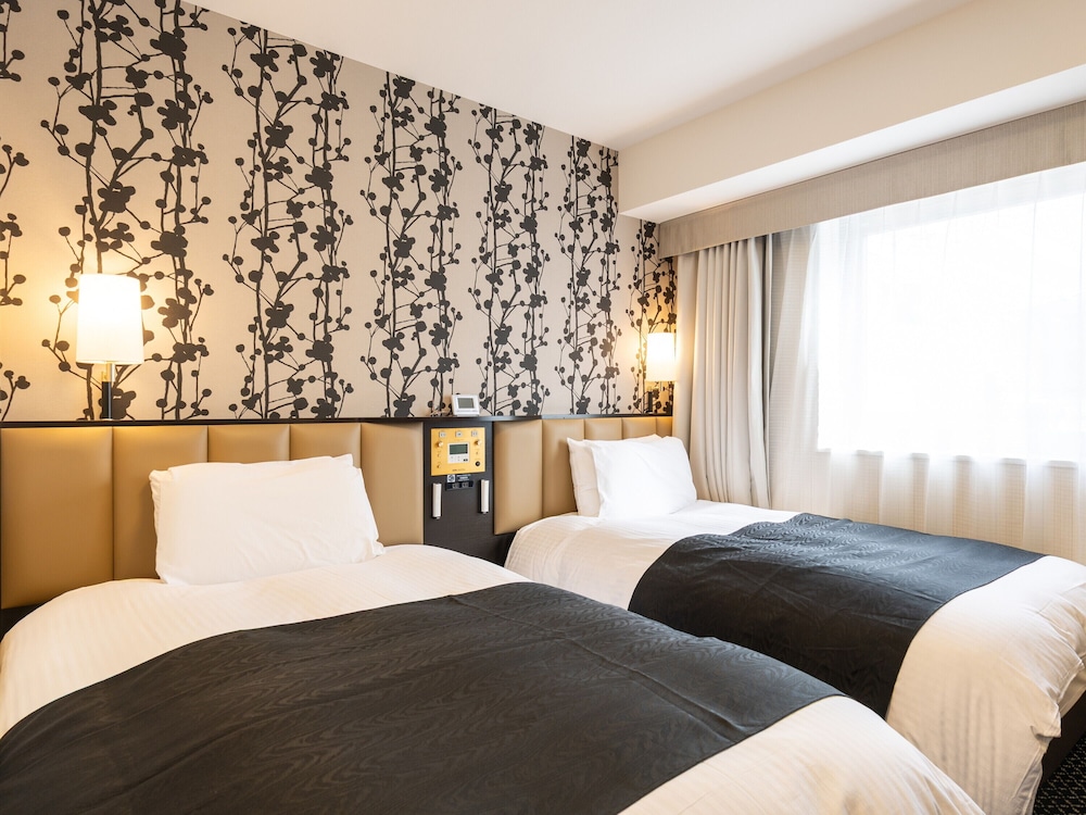 ROOM, TWIN BEDS