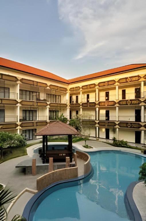 Yusro Hotel Convention 30/33