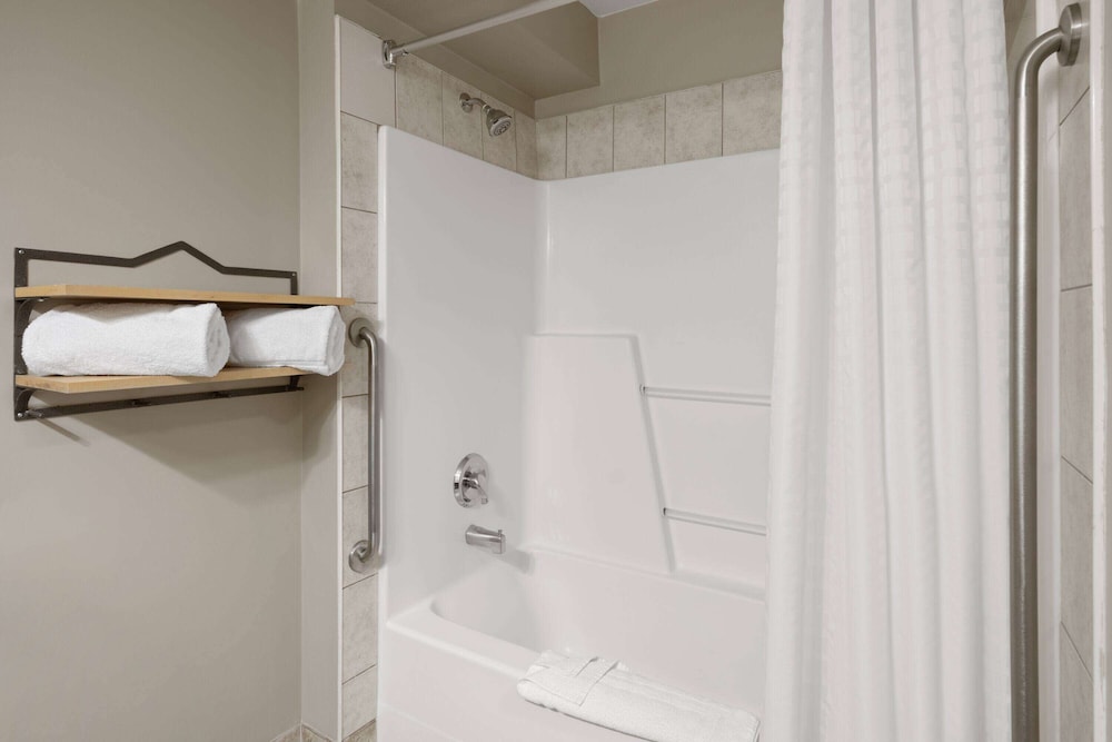 Travelodge by Wyndham Fort McMurray 49/49