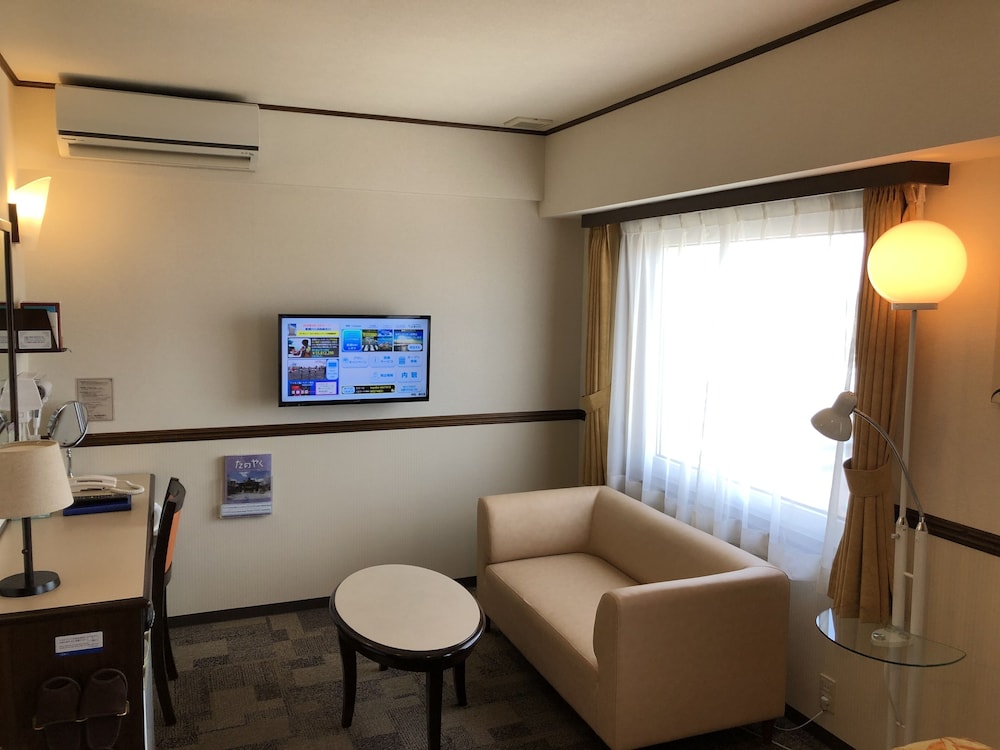 Toyoko Inn Fussa Ekimae Higashi Guchi 51/59