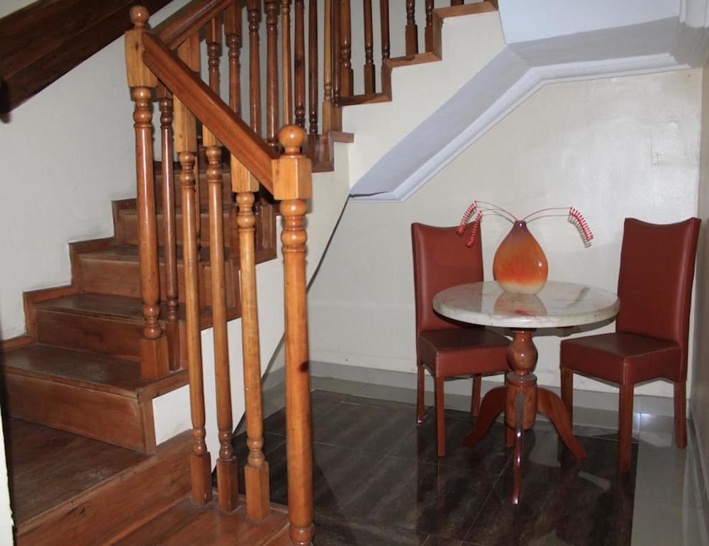Tyndale Residence Ltd 10/17