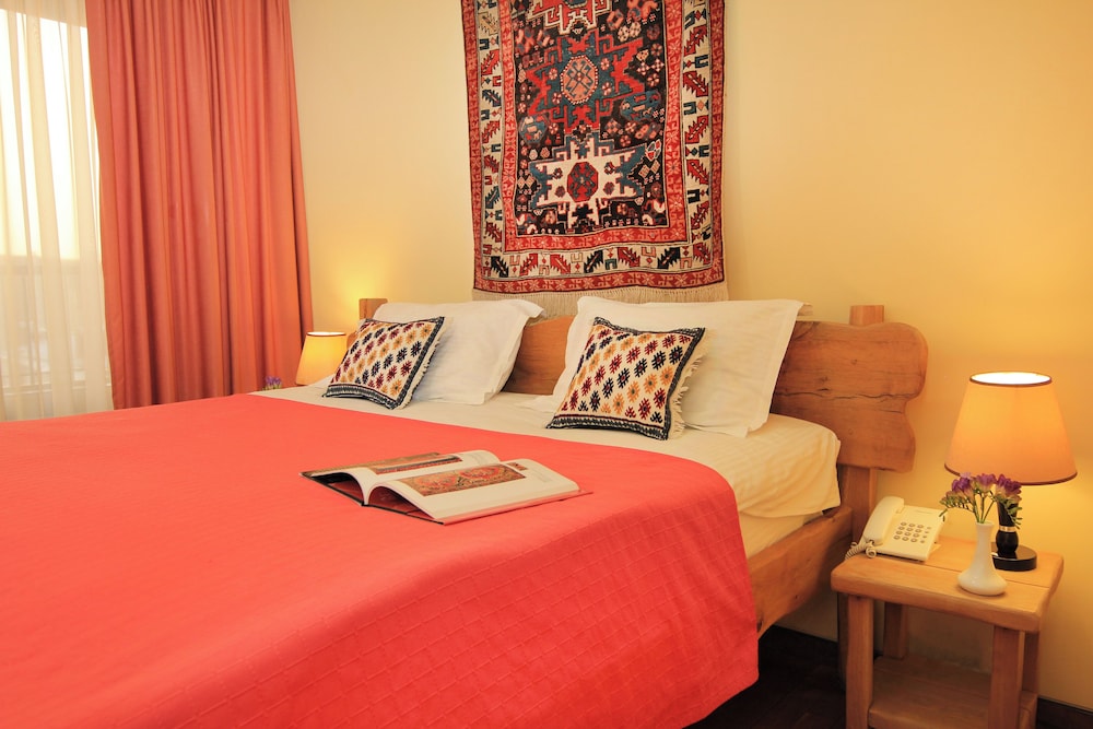 Silk Road Hotel 11/49
