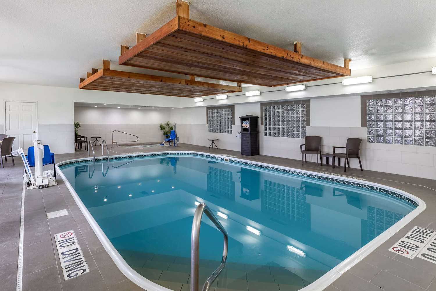 Comfort Suites Fort Collins Near University 22/35