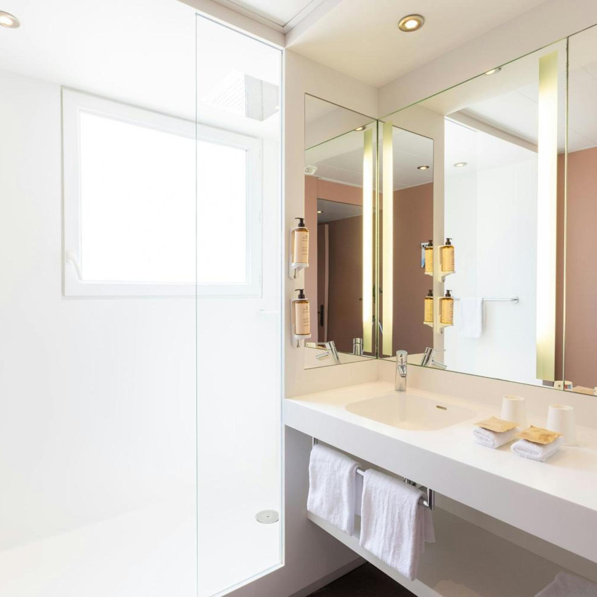 Premium, King Bed, Queen Bed, Next Tower View, Terrace
