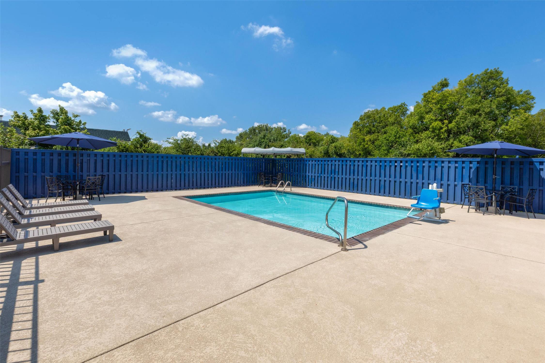 Days Inn By Wyndham Temple 13/28