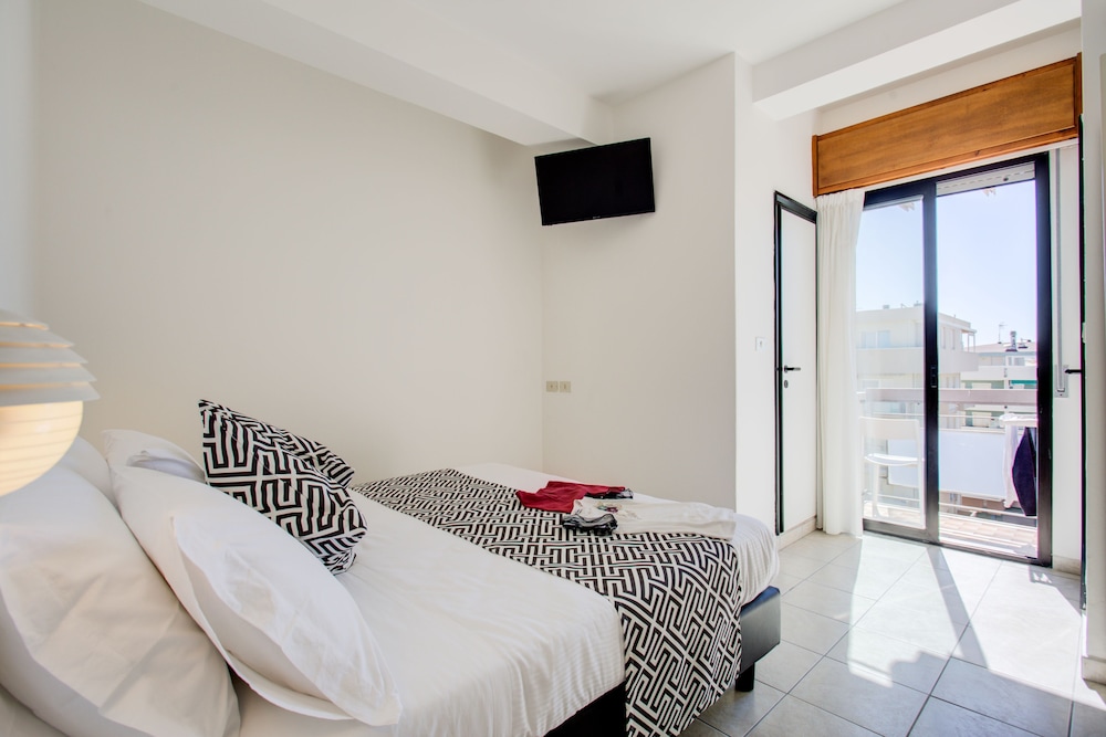 Grazia Hotel 46/58