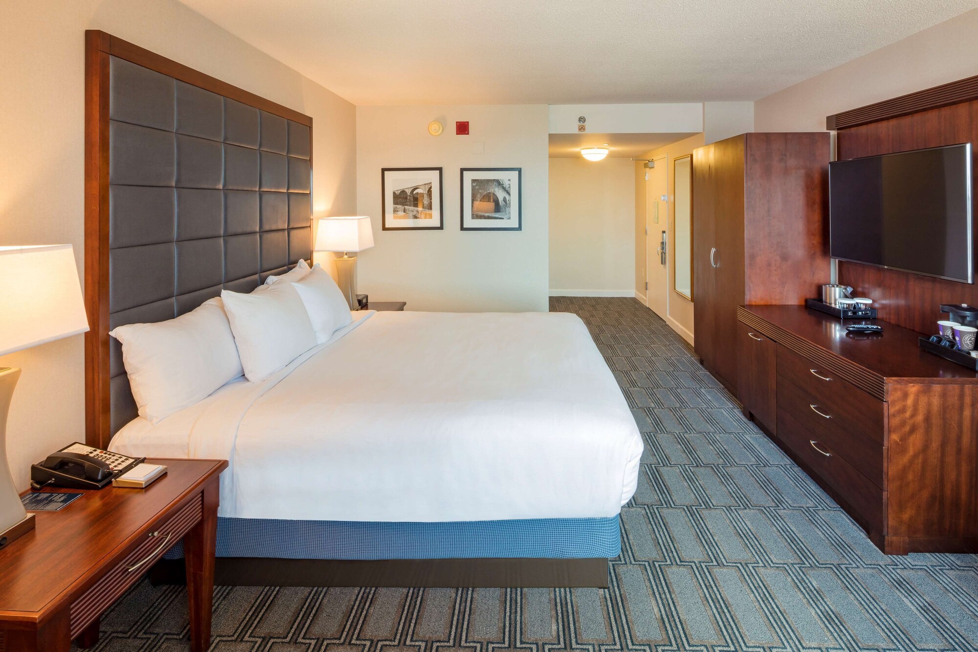 CLASSIC, KING BED