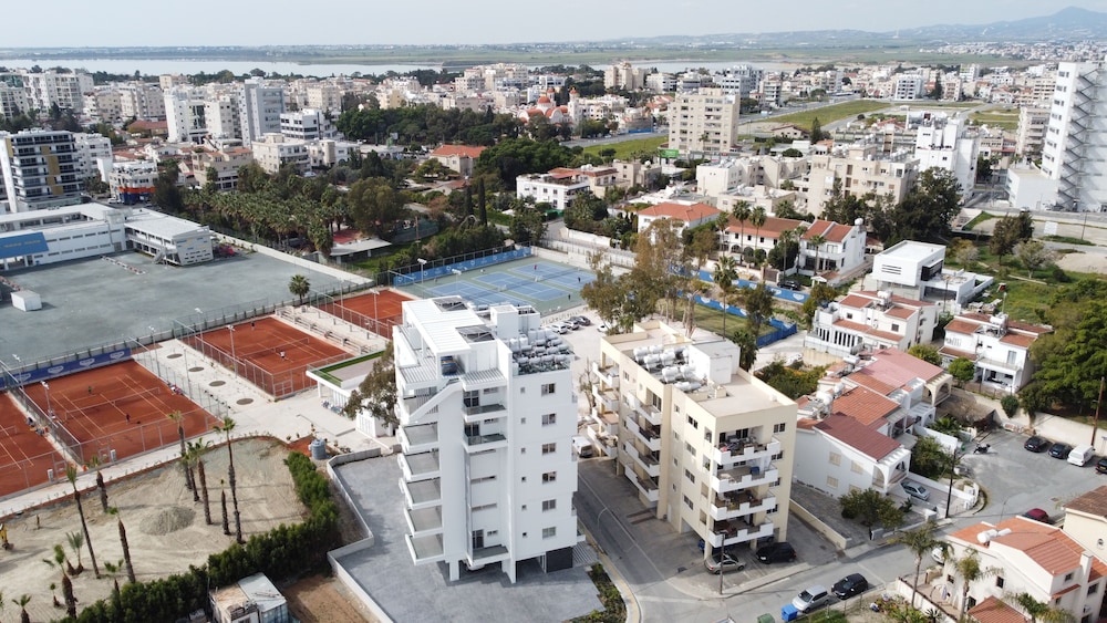 Liv Urban Larnaca 3/50