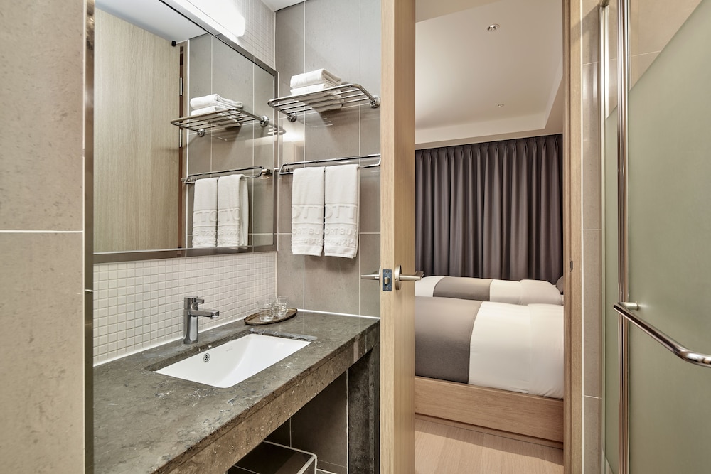2 Bedrooms, Ondol, Family, Twin Beds, 2 Futon Beds