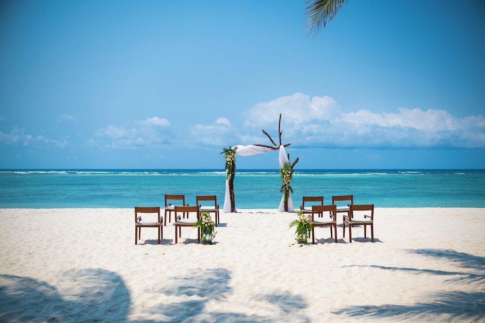 Diamonds Leisure Beach and Golf Resort 62/63