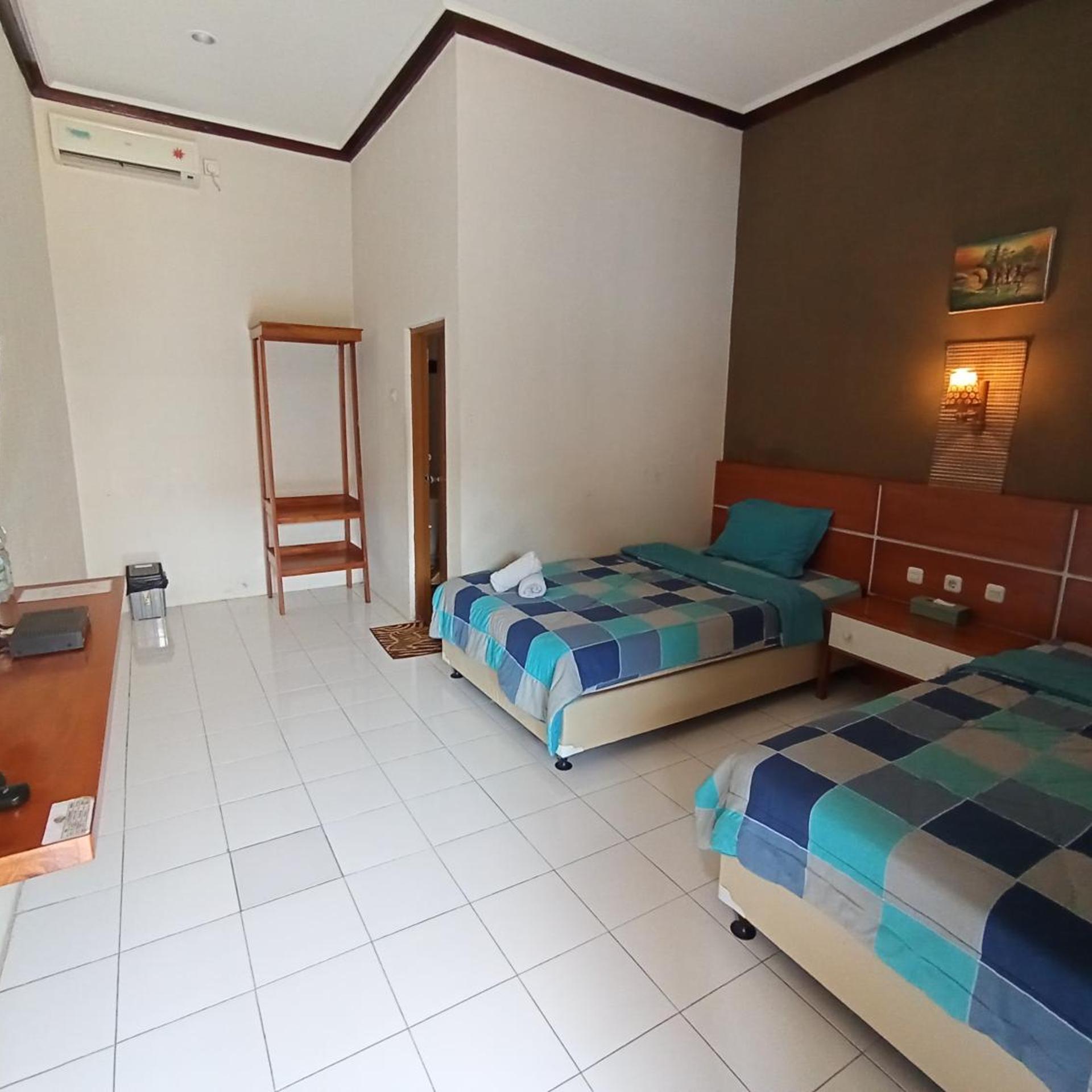 Yokima Beach Hotel 18/43