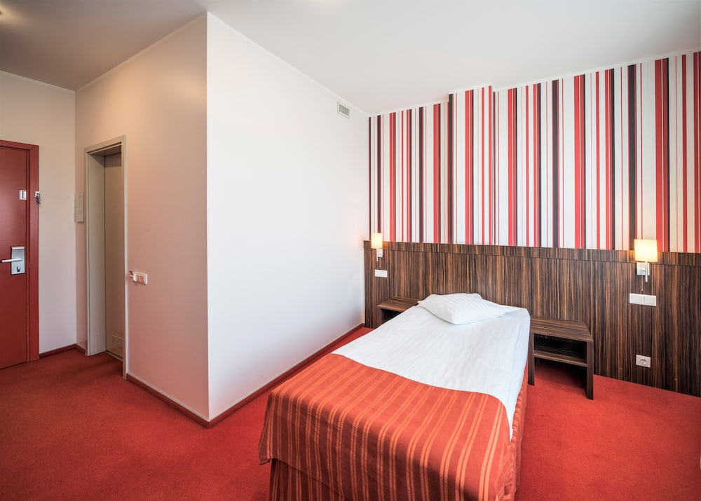 STANDARD, SINGLE, SINGLE BED