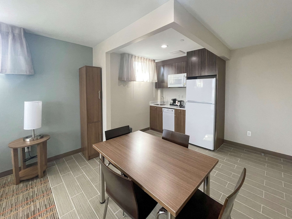 MainStay Suites Bronx - Belmont 35/61