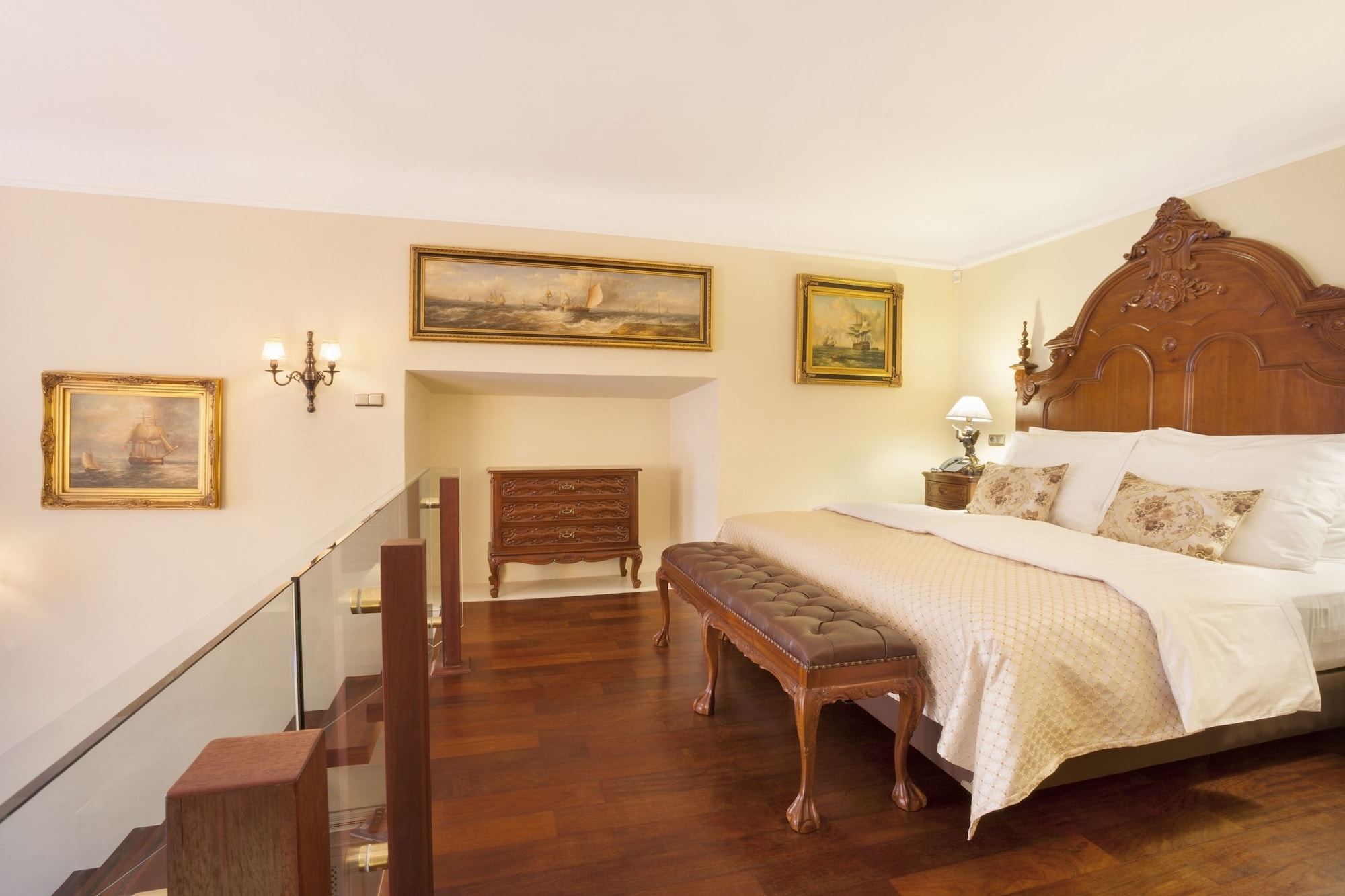 DUPLEX, SUITE