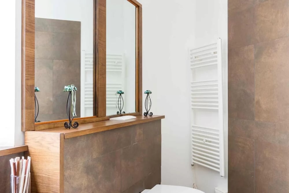 The Sistina Suite 3/46