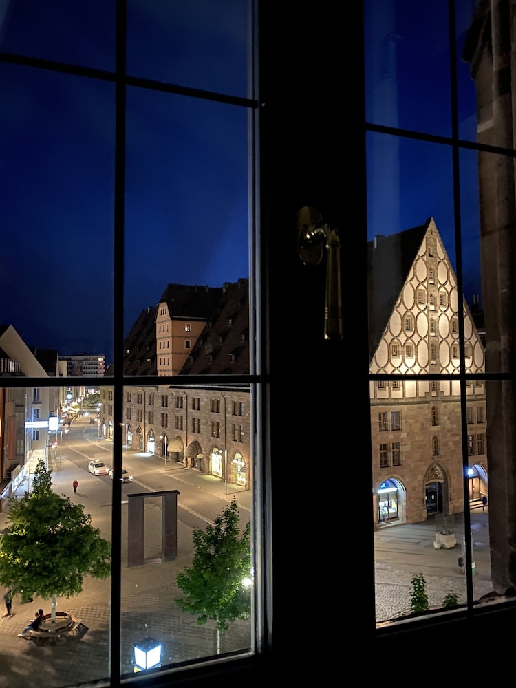Hotel Deutscher Kaiser 61/66